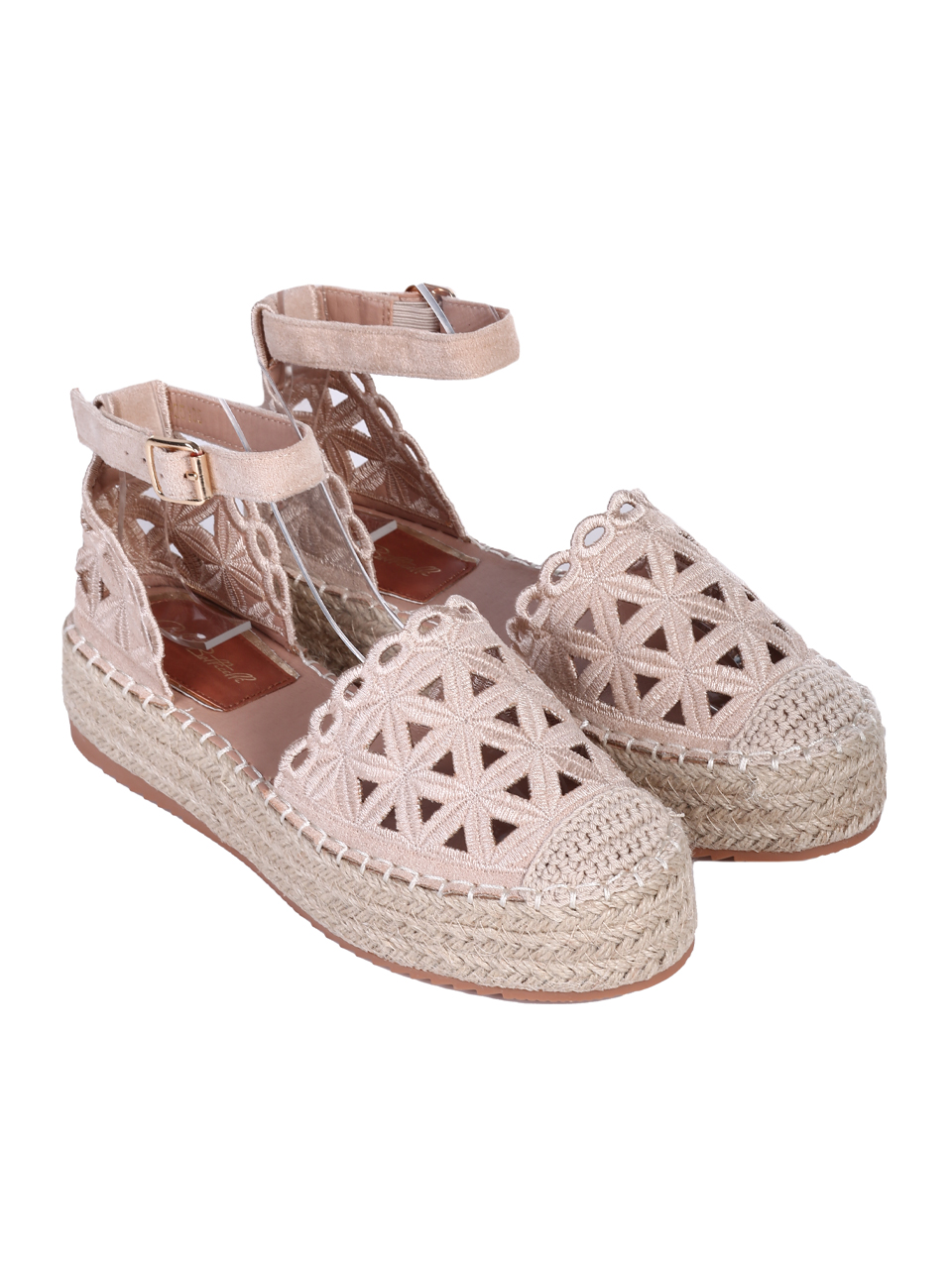 Ежедневни дамски обувки, с перфорации, в бежово 3H-25185 beige