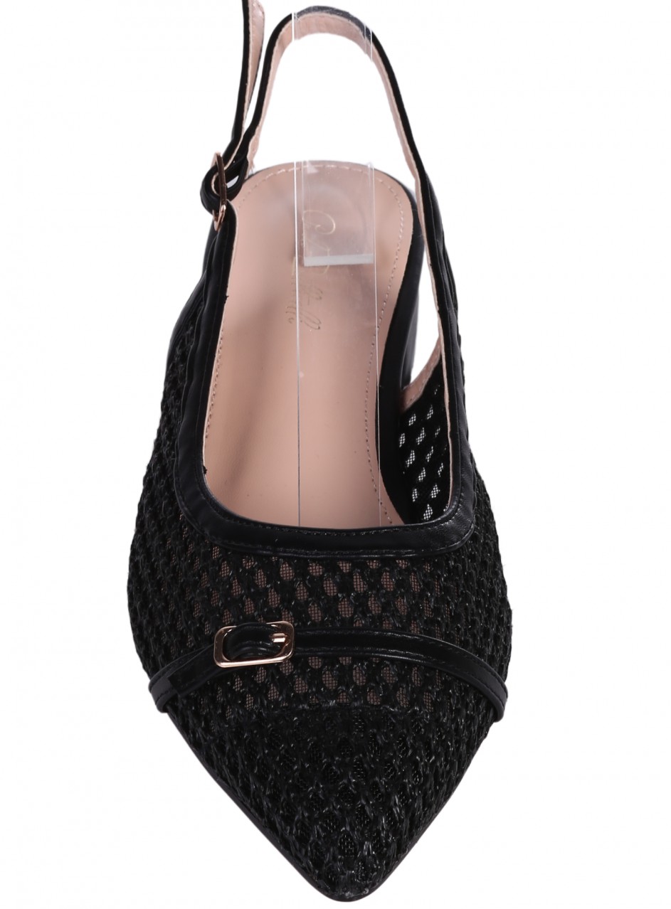 Ежедневни дамски обувки, с перфорации, в черно 3M-25206 black
